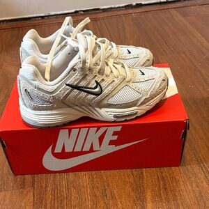 Nike Air Pegasus 2005 size 7.5 NWT